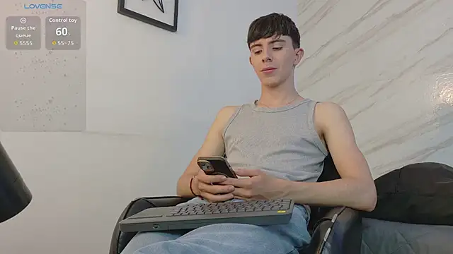 Snapshot of mathias_saenz chatting on 07/17/26, 07:44 mathias saenz online show from 07/17/26, 07:44