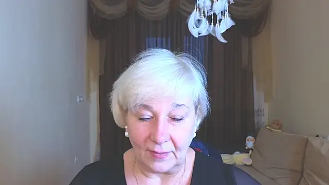 Milana Milky online show from 11/17/25, 05:00