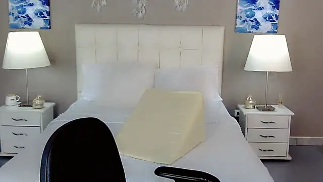 maddissonivanova online show from 09/17/25, 07:16