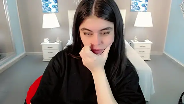 maddissonivanova online show from 10/18/25, 12:07