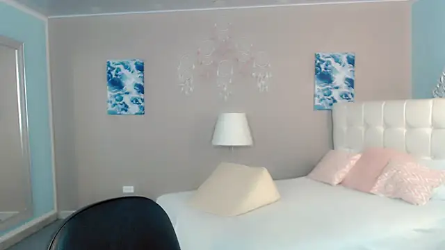 Snapshot of maddissonivanova chatting on 02/05/26, 06:59 maddissonivanova online show from 02/05/26, 06:59