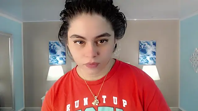 Snapshot of maddissonivanova chatting on 12/20/25, 07:06 maddissonivanova online show from 12/20/25, 07:06