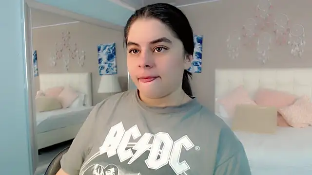 maddissonivanova online show from 04/15/26, 07:07