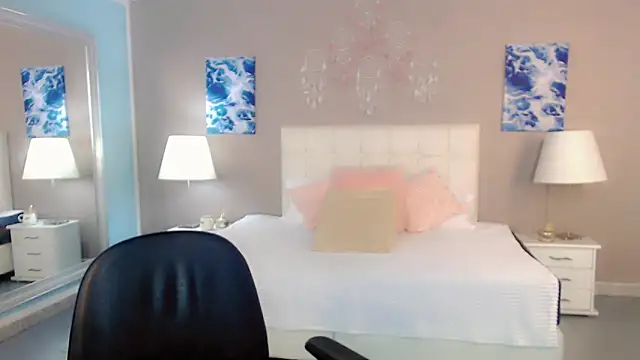 Snapshot of maddissonivanova chatting on 02/24/26, 07:04 maddissonivanova online show from 02/24/26, 07:04