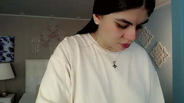 maddissonivanova online show from 10/30/25, 07:00