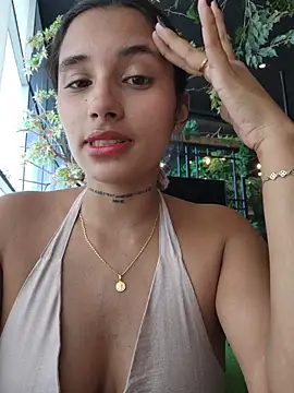 Lorena Mcfly online show from 05/04/26, 04:32