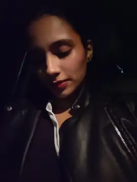 Lorena Mcfly online show from 11/22/25, 12:21