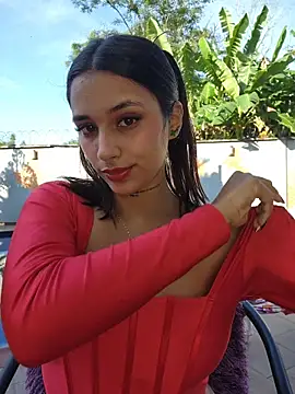 Lorena Mcfly online show from 12/01/25, 12:06