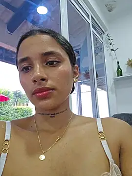 Lorena Mcfly online show from 05/31/26, 06:09