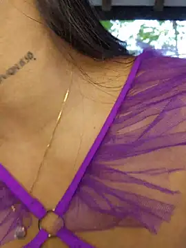 Lorena Mcfly online show from 11/08/25, 01:03