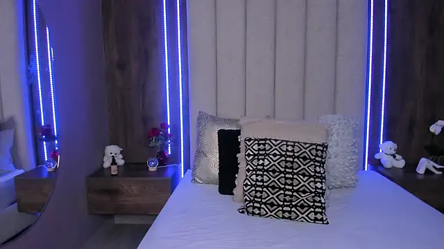 LucySalvatore  online show from 03/11/26, 04:01