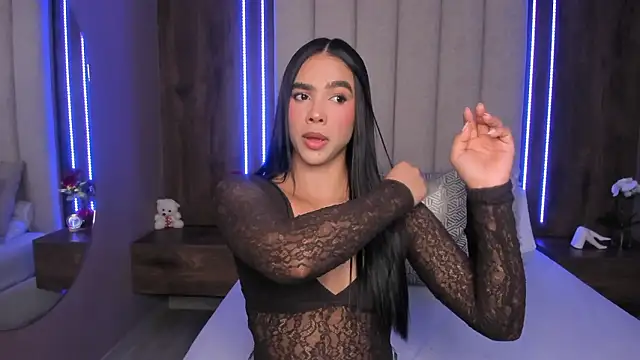 Snapshot of LucySalvatore_ chatting on 02/28/26, 09:03 LucySalvatore online show from 02/28/26, 09:03