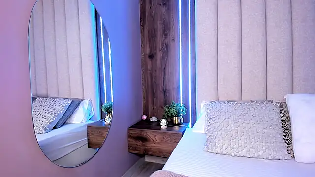 LucySalvatore  online show from 11/26/25, 03:45