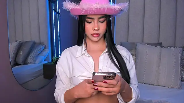 LucySalvatore  online show from 10/31/25, 03:19