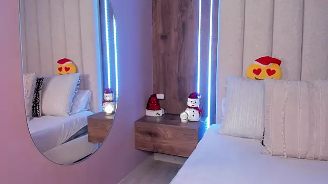 LucySalvatore  online show from 12/19/25, 05:04