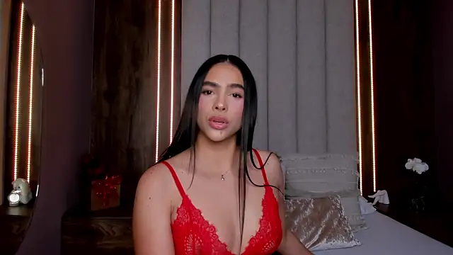 LucySalvatore  online show from 05/15/26, 11:36