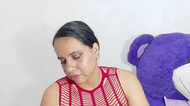 Snapshot of NataliaAr- chatting on 04/27/26, 10:30 NataliaAr- online show from 04/27/26, 10:30
