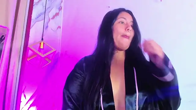 Snapshot of SamaelAndLilitt chatting on 02/04/26, 12:00 SamaelAndLilitt online show from 02/04/26, 12:00