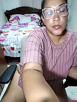 Snapshot of Ivy_horse_ chatting on 09/18/25, 03:31 Ivy horse online show from 09/18/25, 03:31