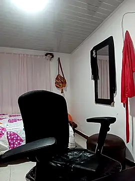 Snapshot of Ivy_horse_ chatting on 10/08/25, 02:13 Ivy horse online show from 10/08/25, 02:13