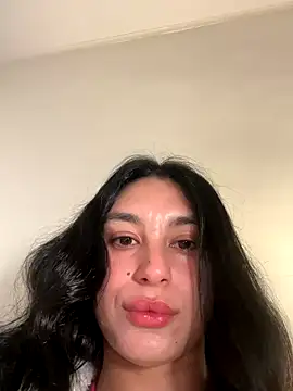 Snapshot of MonicaSalvatore chatting on 10/22/25, 03:06 MonicaSalvatore online show from 10/22/25, 03:06