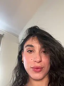 Snapshot of MonicaSalvatore chatting on 11/03/25, 07:39 MonicaSalvatore online show from 11/03/25, 07:39