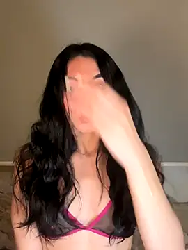 Snapshot of MonicaSalvatore chatting on 12/14/25, 01:45 MonicaSalvatore online show from 12/14/25, 01:45