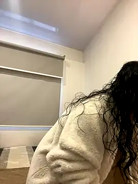 Snapshot of MonicaSalvatore chatting on 11/21/25, 09:36 MonicaSalvatore online show from 11/21/25, 09:36