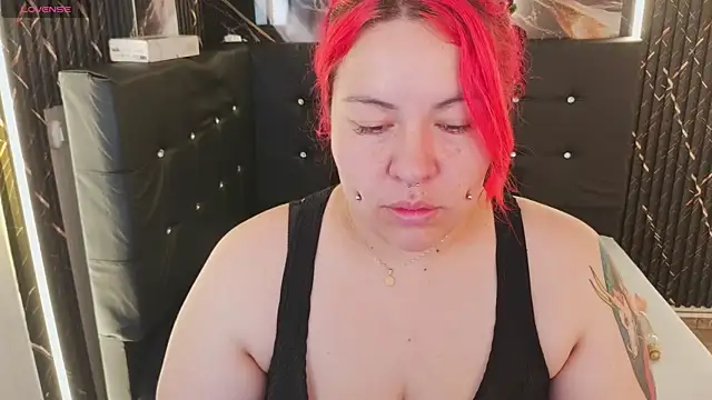 Witch Scarlet online show from 04/15/26, 01:33