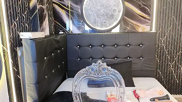 Witch Scarlet online show from 03/27/26, 11:49