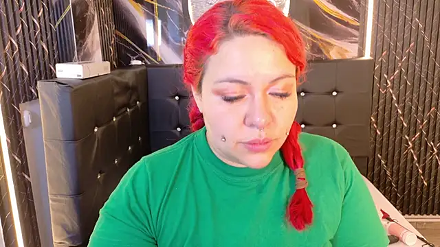 Witch Scarlet online show from 04/02/26, 02:08