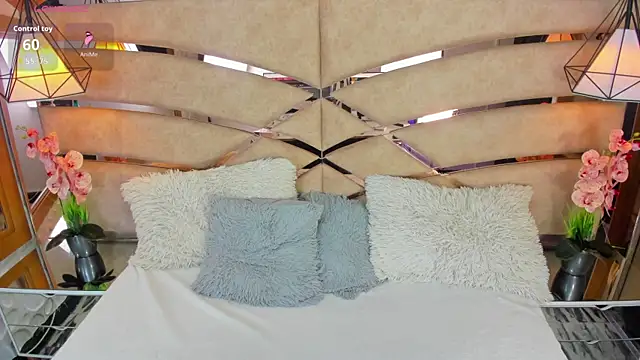 Snapshot of pamemiller1 chatting on 09/20/25, 03:11 pamemiller1 online show from 09/20/25, 03:11