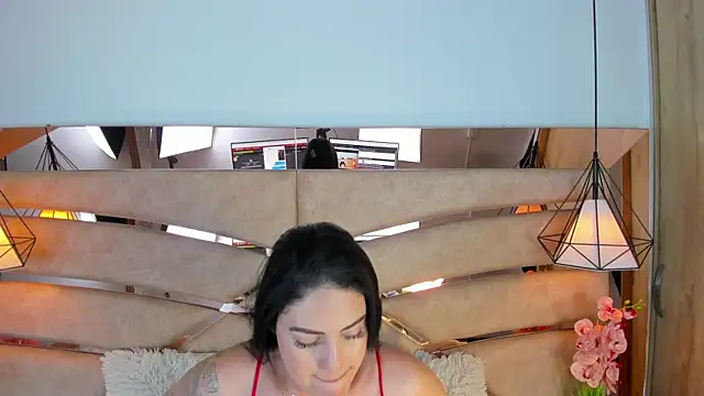 Snapshot of pamemiller1 chatting on 09/17/25, 03:19 pamemiller1 online show from 09/17/25, 03:19