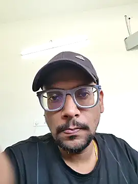 indoreboy1 online show from 10/03/25, 05:42