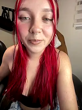 Snapshot of Karen18_boobs chatting on 10/05/25, 02:13 Karen18 boobs online show from 10/05/25, 02:13