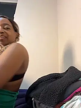 Snapshot of iriebusty chatting on 04/07/26, 01:51 iriebusty online show from 04/07/26, 01:51