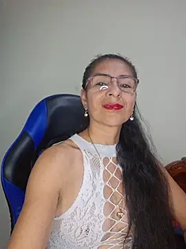 Natasha 50 online show from 12/15/25, 10:15