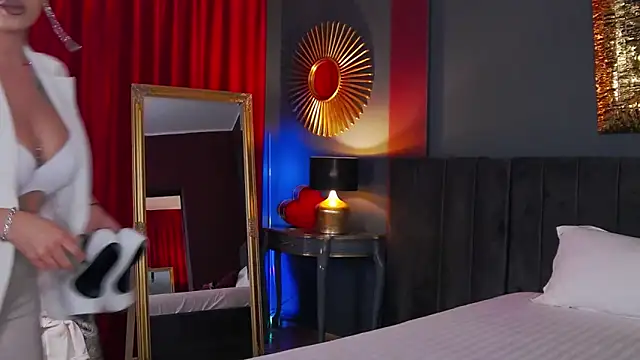 VickiSpice online show from 11/22/25, 07:24