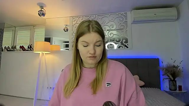 Snapshot of AshleyJoness chatting on 10/16/25, 05:05 AshleyJoness online show from 10/16/25, 05:05