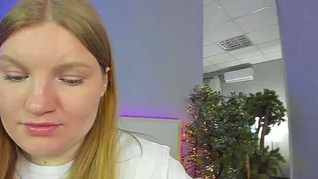 Snapshot of AshleyJoness chatting on 05/12/26, 05:15 AshleyJoness online show from 05/12/26, 05:15