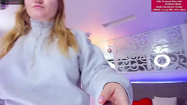 Snapshot of AshleyJoness chatting on 01/19/26, 06:17 AshleyJoness online show from 01/19/26, 06:17