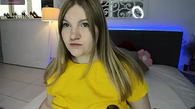 Snapshot of AshleyJoness chatting on 09/17/25, 04:47 AshleyJoness online show from 09/17/25, 04:47