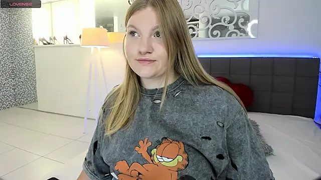 Snapshot of AshleyJoness chatting on 09/22/25, 05:02 AshleyJoness online show from 09/22/25, 05:02