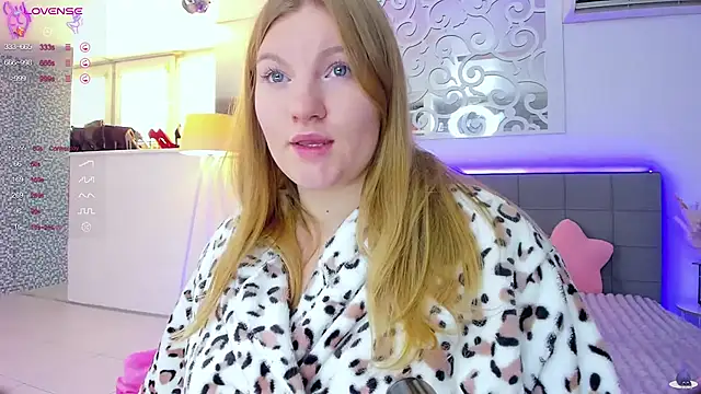 Snapshot of AshleyJoness chatting on 11/04/25, 06:06 AshleyJoness online show from 11/04/25, 06:06