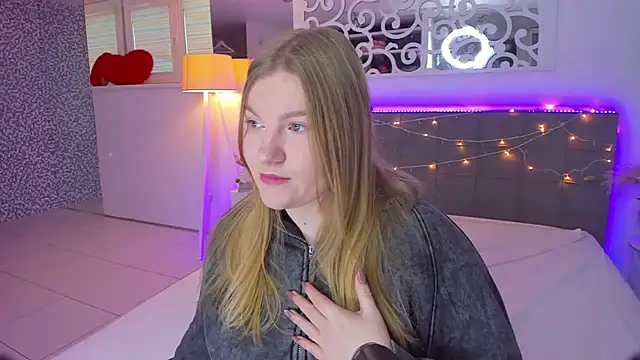 Snapshot of AshleyJoness chatting on 12/14/25, 06:08 AshleyJoness online show from 12/14/25, 06:08