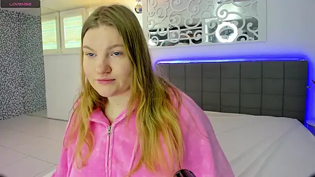 Snapshot of AshleyJoness chatting on 01/18/26, 06:39 AshleyJoness online show from 01/18/26, 06:39