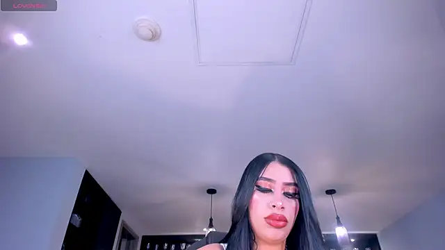 LeahLombardi  online show from 10/22/25, 03:17