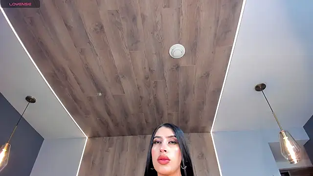 LeahLombardi  online show from 11/27/25, 06:25