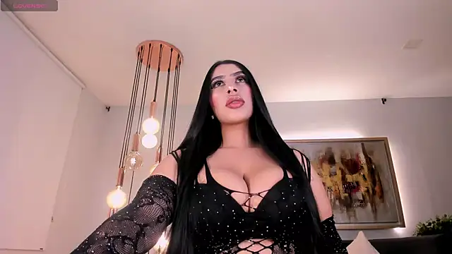 LeahLombardi  online show from 11/15/25, 07:51