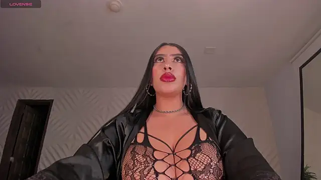 LeahLombardi  online show from 04/05/26, 11:33